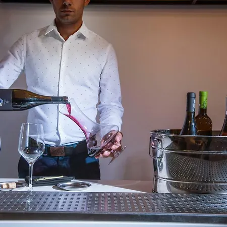 Enorme Infinity - Adults Only Herszonisszosz